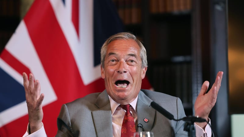 Nigel Farage , político británico, revalidó su escaño en el Parlamento con una contundente victoria. Las elecciones se realizaron ayer.
