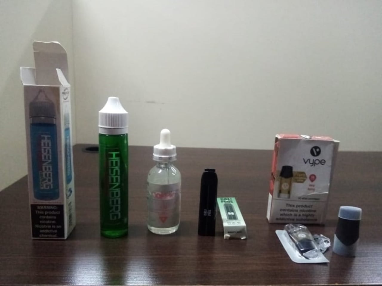 El líquido con nicotina solo podrá venderse en envases dehasta 10 ml,y los cartuchos no podrán superar los 2 ml. La concentración máxima permitida será de20 mg/ml.Foto: Ministerio de Salud Pública y Bienestar Social.