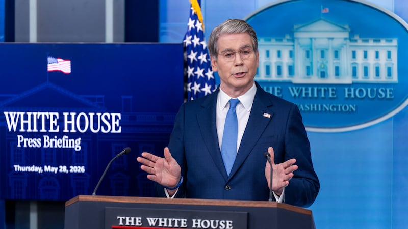El secretario del Tesoro de Estados Unidos, Scott Bessent, habló ayer desde la Casa Blanca, en Washington, sobre el operativo "Paria Económico" contra Irán.