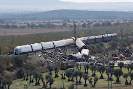 Conmoción en España por grave accidente de tren que deja unos 70 muertos