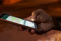 Psicólogo advierte que dependencia digital en menores incrementa el aislamiento social y familiar