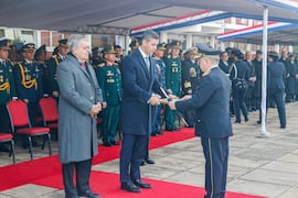 Peña oficializa el ascenso de César Silguero como comandante de la Policía