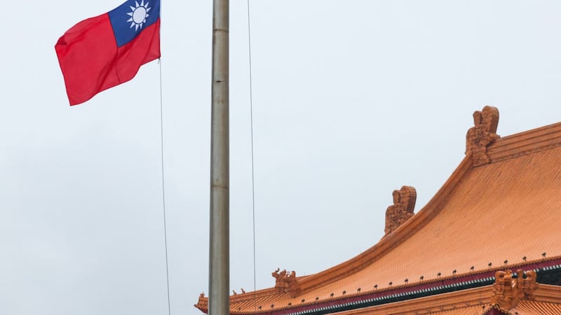 Una bandera de Taiwán en el memorial de Chiang Kai-shek.