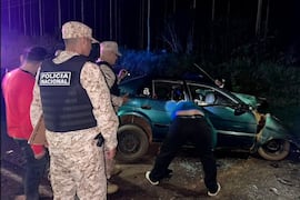 Cuatro personas mueren tras un choque frontal entre dos vehículos en Caazapá