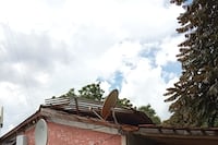 Temporal causa destrozos en Encarnación y deja cinco niños heridos