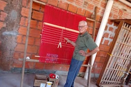 A los 89 años, convirtió un viejo oficio en su inesperado negocio