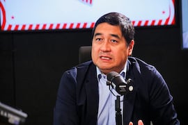 Nakayama oficializa retorno al partido liberal y proyecta precandidatura presidencial