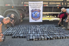 Buscaban armas y hallaron media tonelada de cocaína