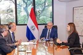 España elogia economía nacional y su perfil como polo de inversión