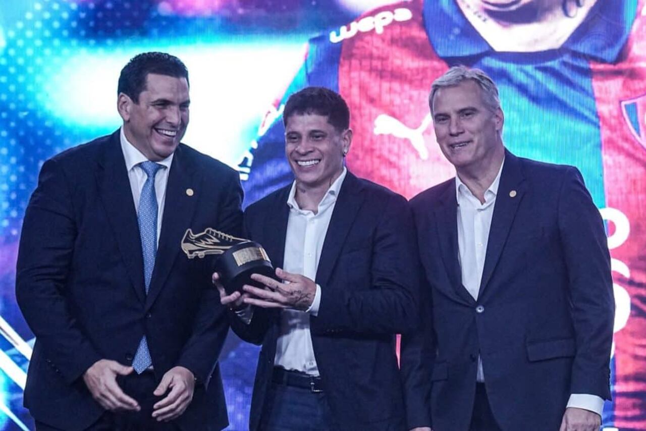 Juan Manuel Iturbe, goleador azulgrana, seguirá en el club hasta el 2027.