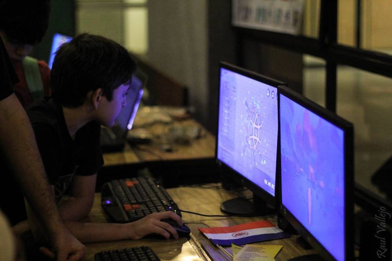 Hoy existen al menos 10 estudios activos en Paraguay y decenas de desarrolladores que trabajan de manera freelance o en red.