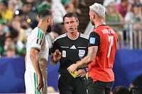 Réferis de Uzbekistán para el partido Paraguay-Francia