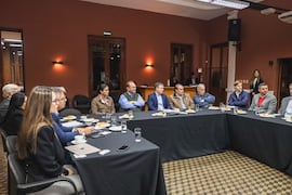 Camilo Pérez prioriza obras viales y desarrollo urbano en reunión con la Cámara de Comercio