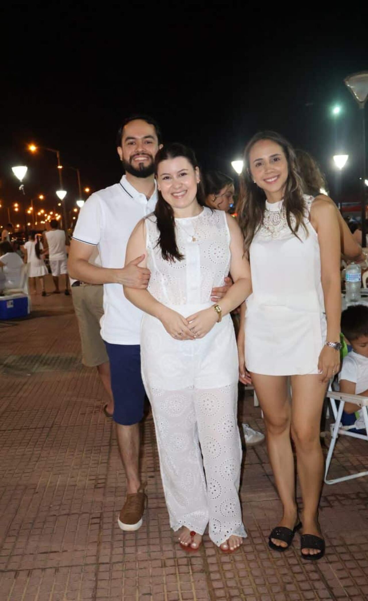 Milner Alvarenga, Liz Espínola y Analía Krug.