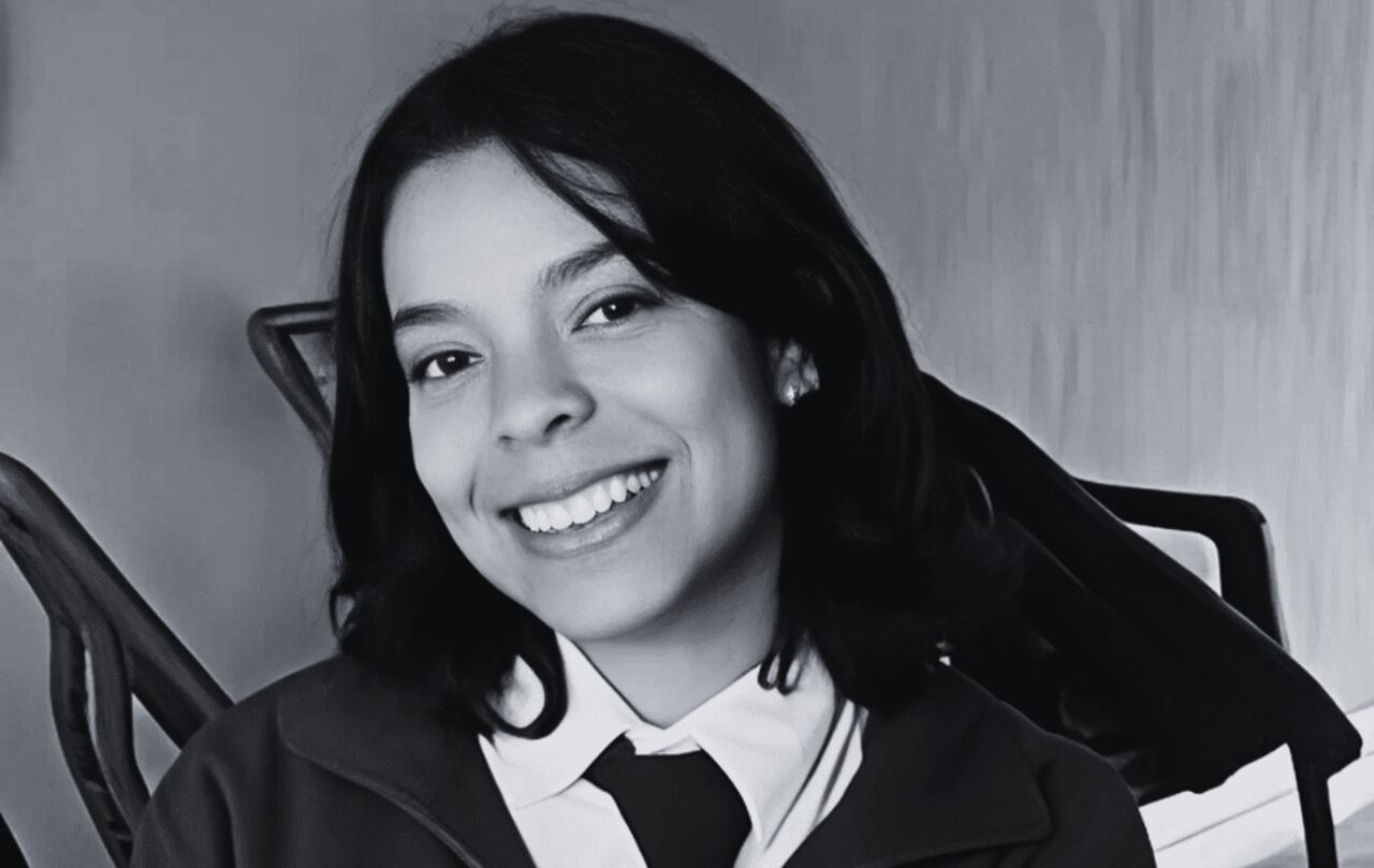 María Fernanda Benítez, adolescente de 17 años que fue hallada calcinada el sábado 31 de mayo en Coronel Oviedo, la misma estabadesparecidadesde el 28 de dicho mes. Sus padres denunciaroninacciónde la justicia.