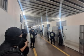 Incautan droga y celulares tras requisa en la cárcel de Minga Guazú