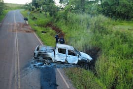 Investigan robo y posterior incendio de camioneta