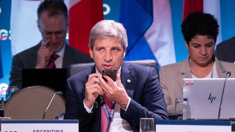 Luis Caputo, ministro de Economía de Argentina.