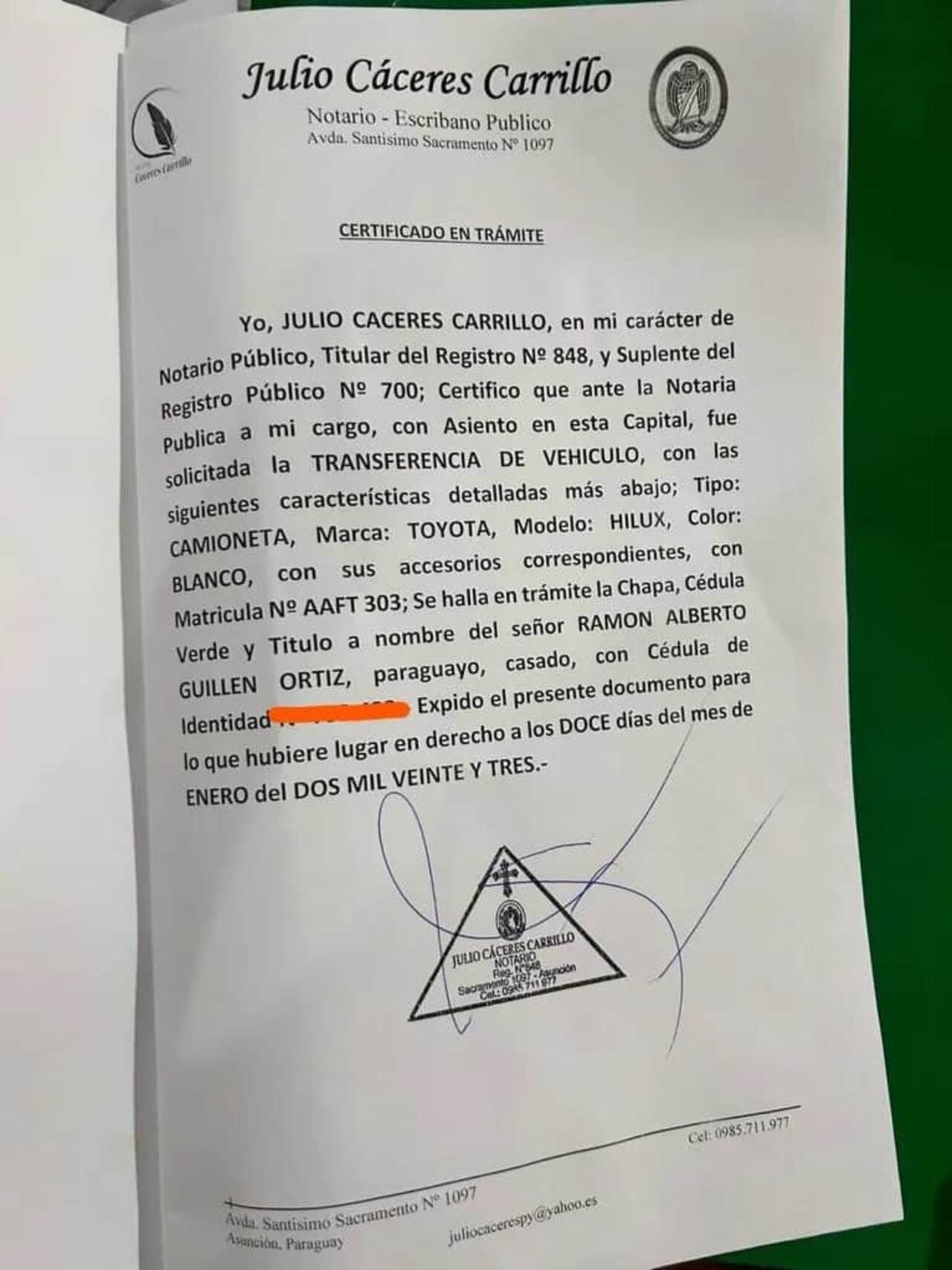 Escribanos -reales o ficticios o que se hacen pasar por tales- forman parte de la rosca, de acuerdo a lo sospechado. Nunca en realidad se hacen "transferencias" sino contratos privados de "compra-venta" que permiten ser màs permeables con las verificaciones y autenticidad documental.