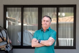 La Policía registra la vivienda de Bolsonaro mientras cumple arresto domiciliario