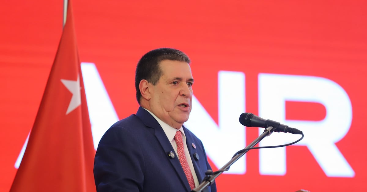 Defienden liderazgo de Horacio Cartes