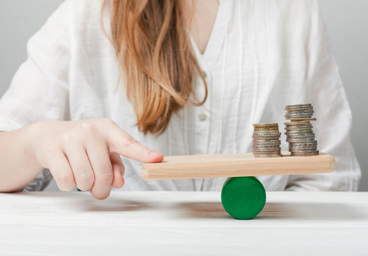 La desigualdad salarial se percibe en lo monetario y también en la ocupación de espacios de poder, donde ellas solo tienen espacio en un 20%.