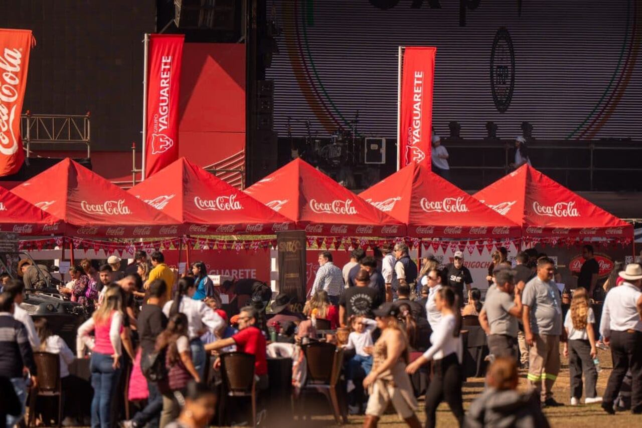 Público en la degustación de la Expo Asador 2025.