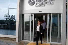 Fiscala se instala en el MEC para un peritaje en causa de los títulos falsos