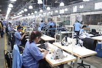Ejecutivos globales de Wrangler visitaron Fenix Brands en Paraguay