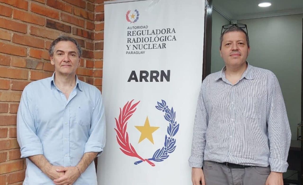 El ministro Jorge Molina de la ARRN (izquierda) y el doctor Felipe Mitjans (derecha)