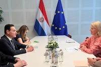 También hubo acercamiento con eurodiputada