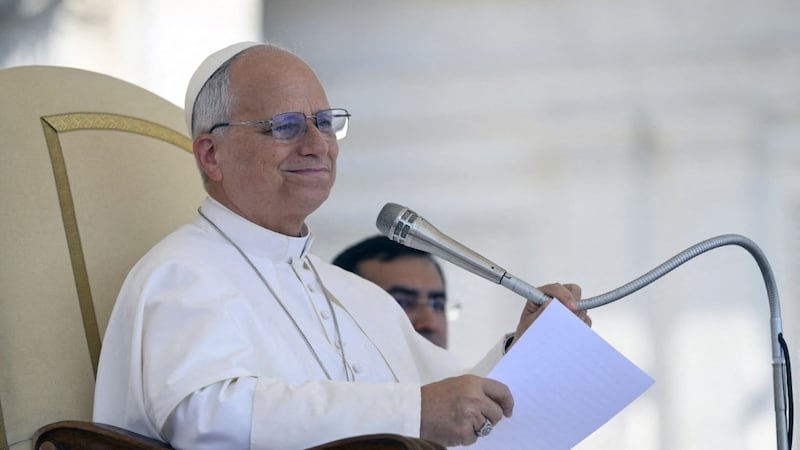 El papa León XIV, durante una audiencia general en la plaza de San Pedro.