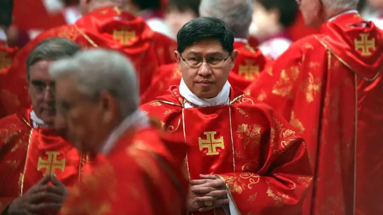 Conocido por su carisma y sencillez, su elección marcaría un hito al ser el primer papa de Asia.