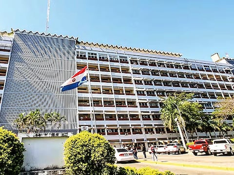 La crisis del IPS va más de lo financiero y ya afecta al personal de blanco, advierte Fretes
