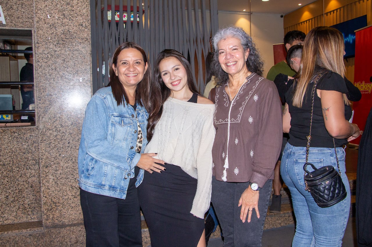 Claudia Melgarejo, Gabriela Román y Zulma Labbe.