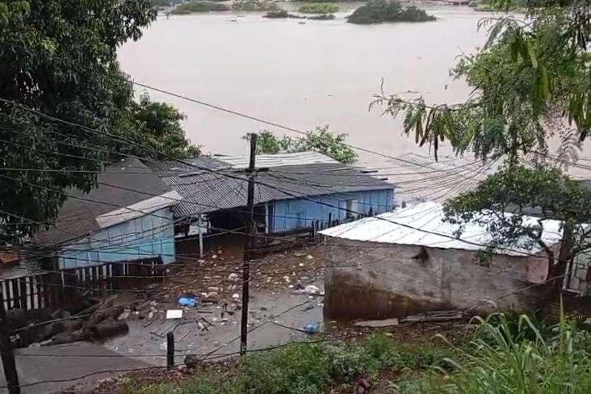 CDE: cota del Paraná sube a 122 metros y evacúan escuela en barrio San Rafael