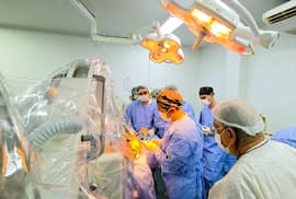Implantan un chip cerebral a paciente de Villarrica