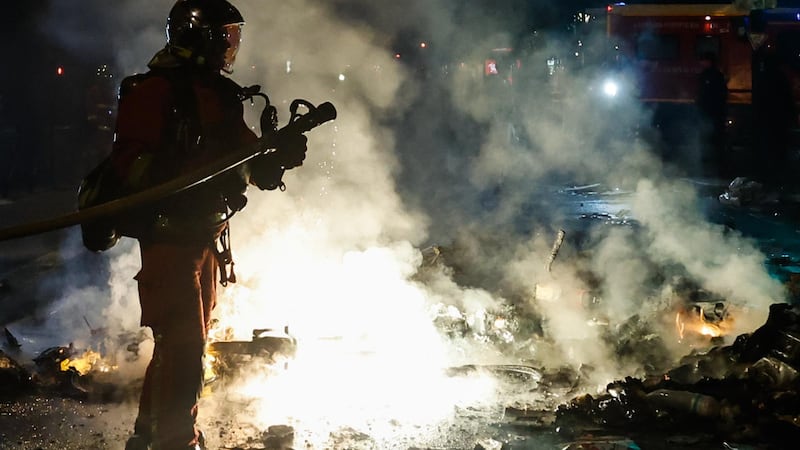 Violentas manifestaciones sacudieron Francia el fin de semana pasado.
