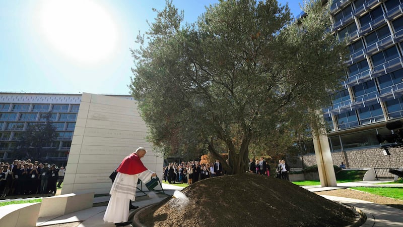 El papa León XIV durante su visita a la sede de la Organización de las Naciones Unidas para la Educación, la Ciencia y la Cultura (Unesco), en París, durante su visita a Francia.