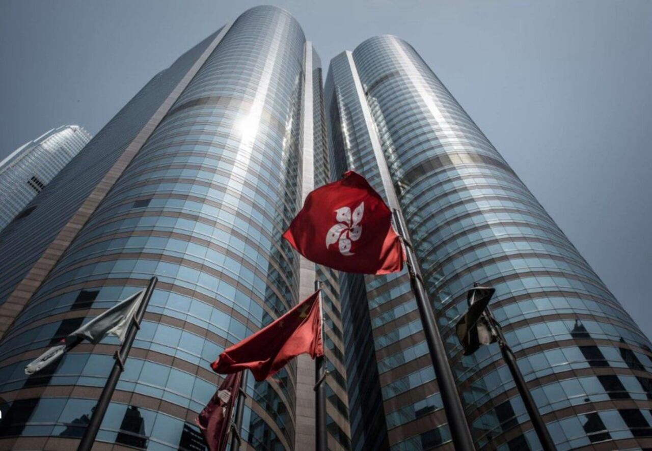 La bolsa deHong Kongse desplomó un13,22 %,su peor caída desde1997.