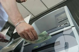 Los bancos paraguayos prestan más, pero ganan cada vez más por comisiones