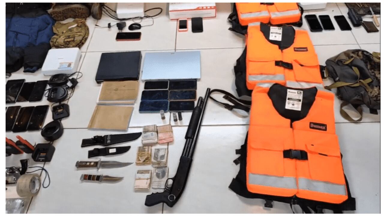Elementos incautados durante el operativo. Foto Gentileza