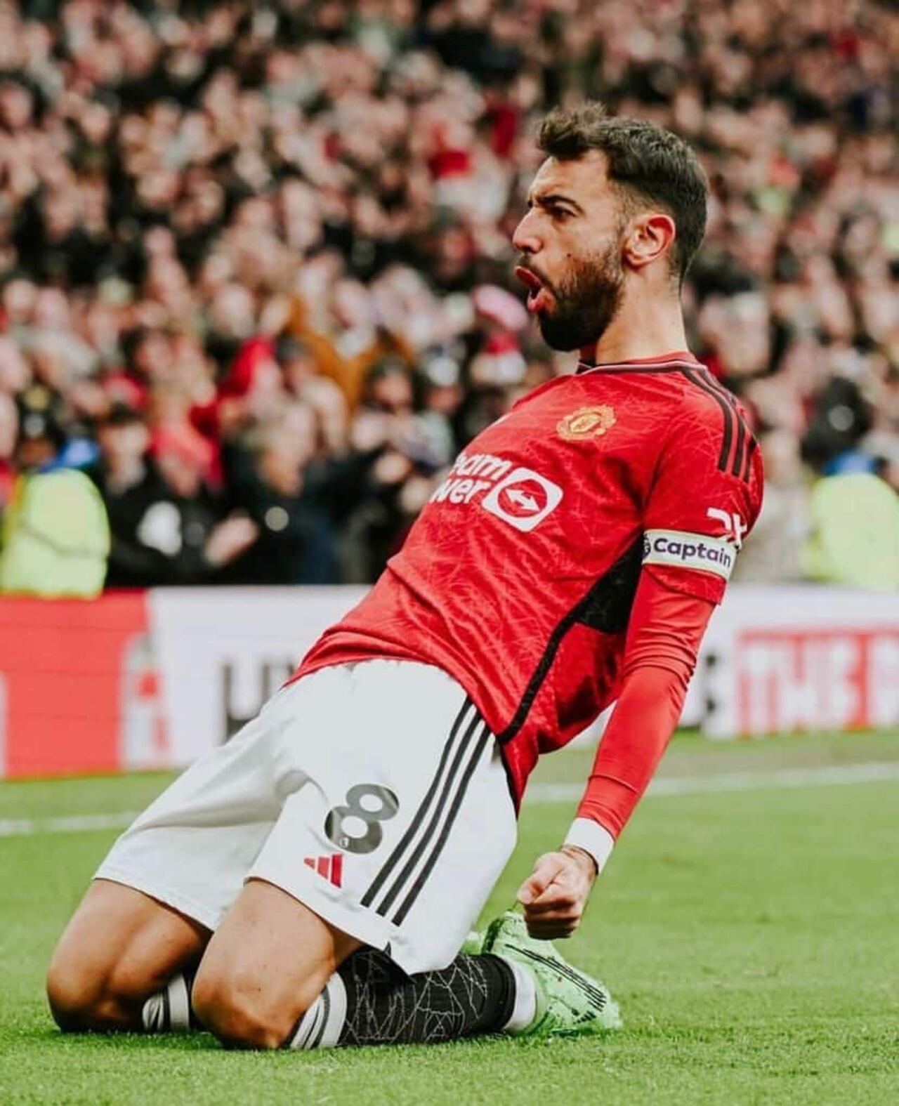 El capitán Bruno Fernández festejando el golazo que marcóFoto: Manchester United