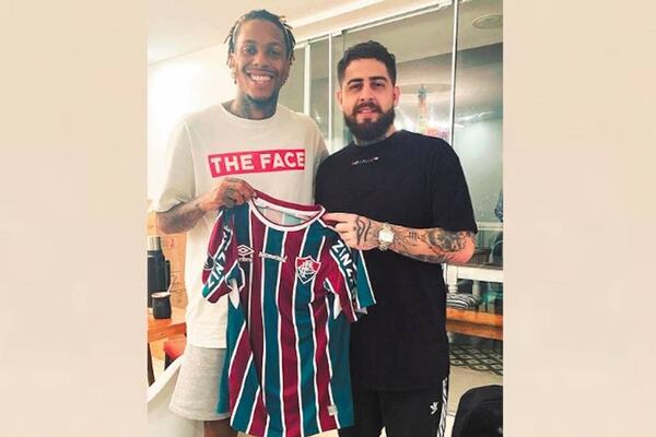 ¡ES PARAGUAYO! El tatuador de las estrellas del fútbol y de la música