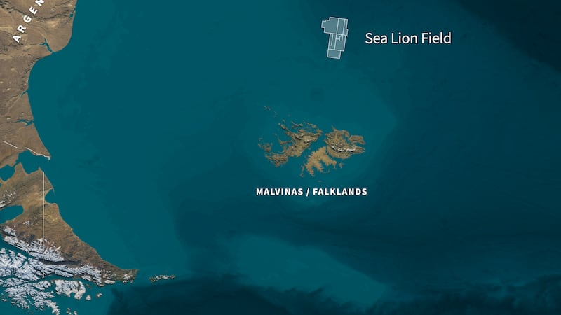 Argentina confirmó que iniciará un arbitraje internacional contra el Reino Unido por un proyecto petrolero cerca de las islas Malvinas (foto), cuya soberanía reclama Buenos Aires. El anunció lo hizo el presidente argentino Javier Milei. El proyecto Sea Lion, de la británica Rockhopper y la israelí Navitas, prevé extraer petróleo en 2028.