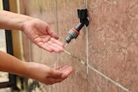 Casi un tercio de la población recibe agua sin desinfectar