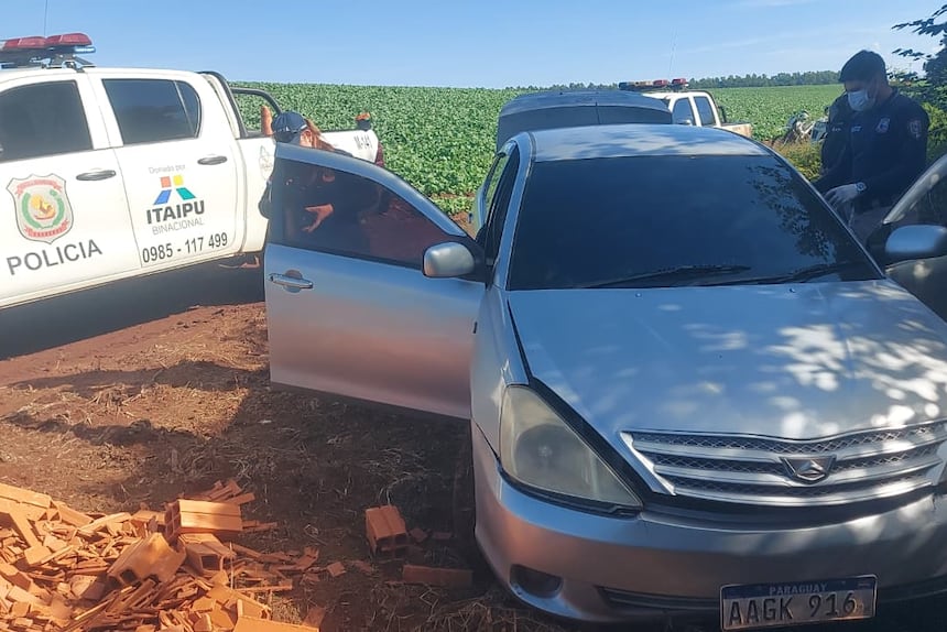Tres encapuchados asaltan a empleado de una gasolinera en Bella Vista