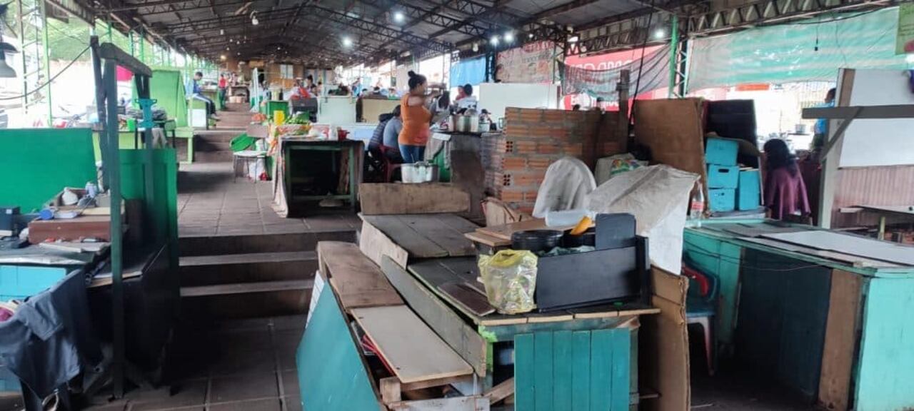 Puesto de venta de comidas que pertenecía a Ermelinda Báez, en la avenida Japón.