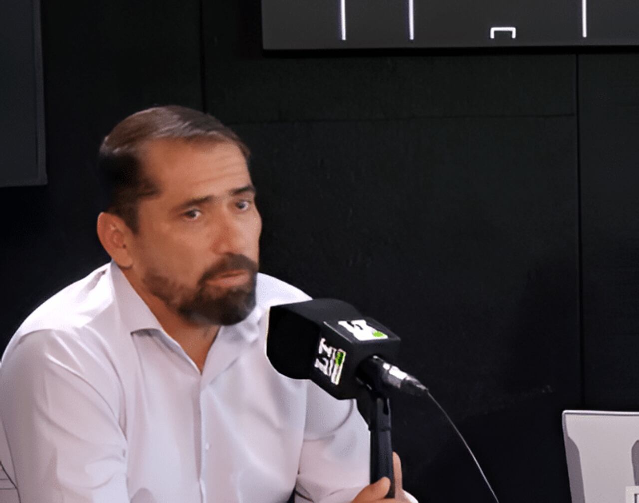 DT finalista de la Copa Libertadores 2014 tuvo una amena charla con los compañeros de la radio.
