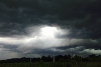 Tormentas avanzan sobre el país con proyecciones puntuales de tiempo severo